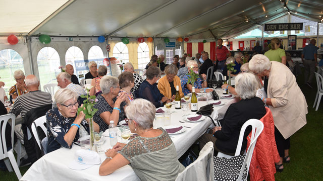 125 glade og feststemte seniorer deltog i Seniorfrokost – Danmarks bedste forfest - om fredagen.