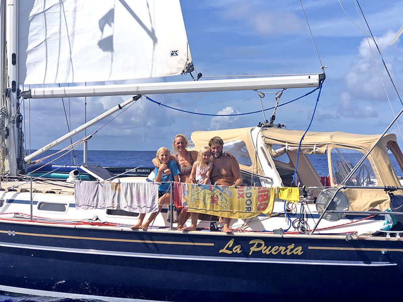Familien Bay Børsmose på sejlskibet La Puerta. Privatfoto